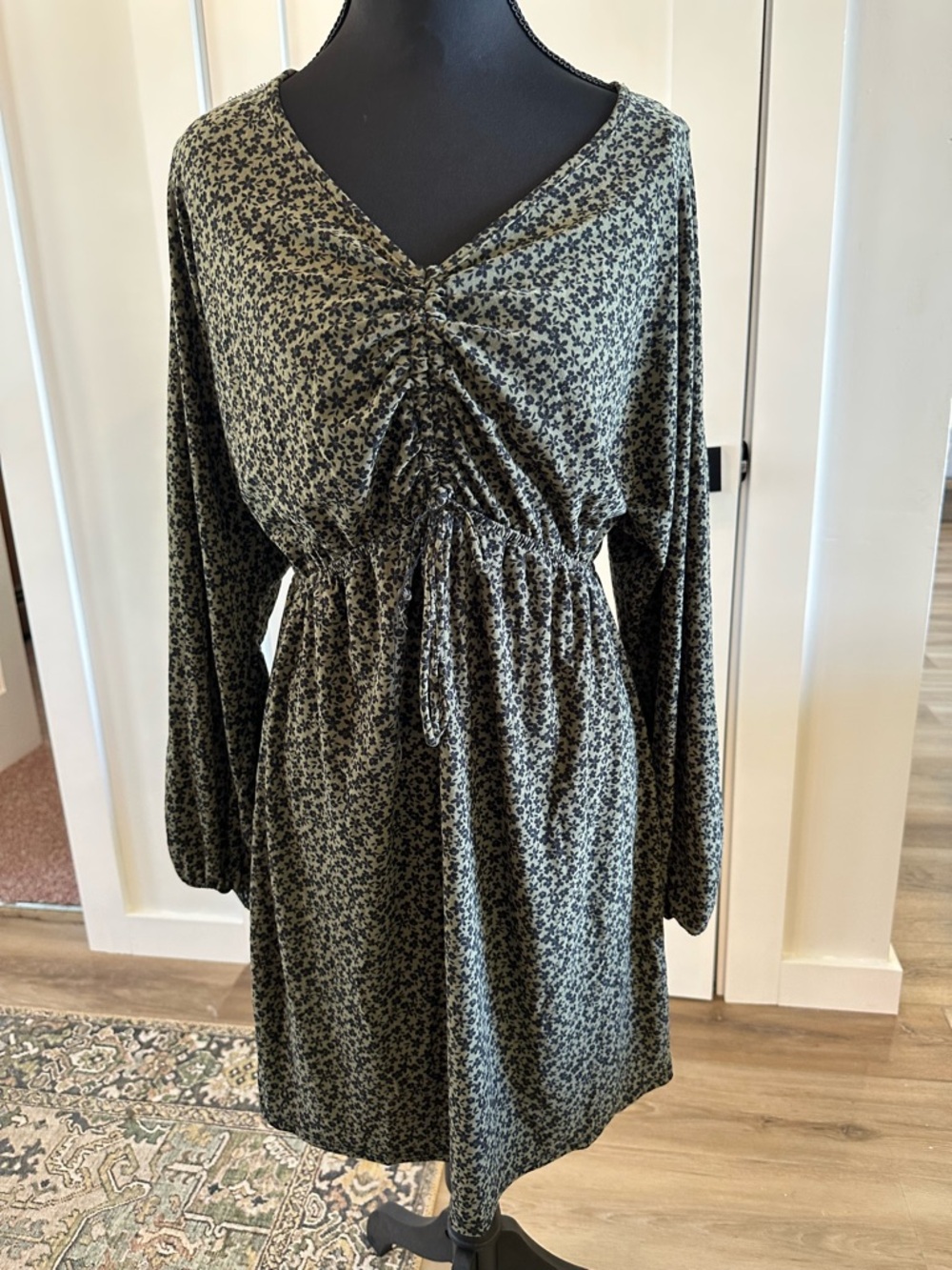 La La Land Floral Drawstring Waist V-Neck Long Sleeve Dress - Size Small